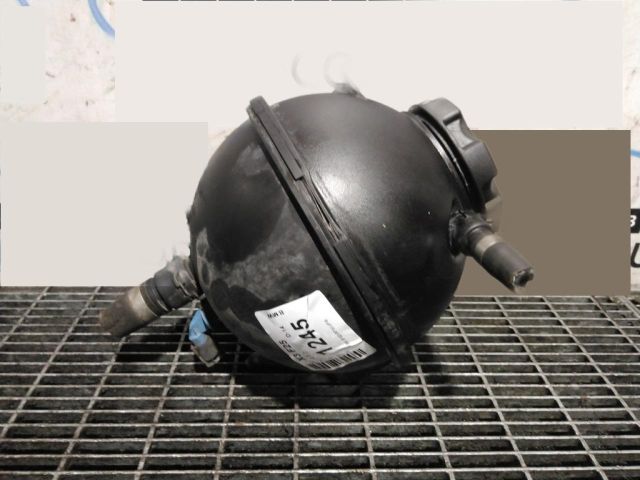 bontott BMW X3 Kiegyenlítő Tartály