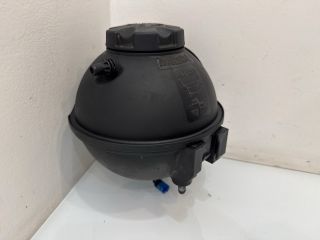 bontott BMW X3 Kiegyenlítő Tartály