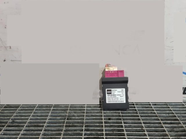 bontott BMW X3 Üzemanyag Szivattyú Relé