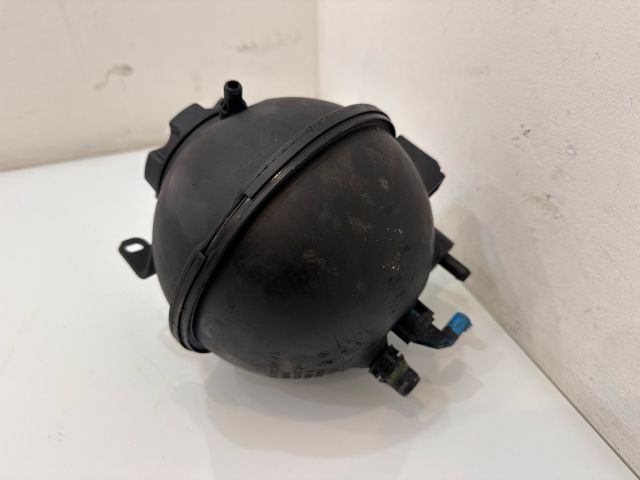 bontott BMW X3 Kiegyenlítő Tartály