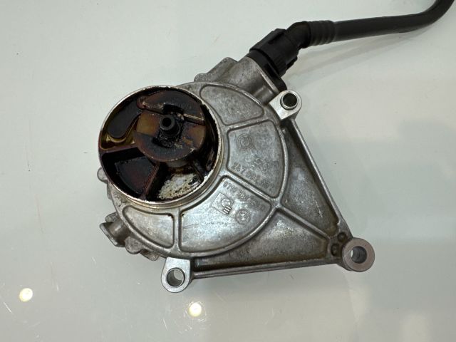 bontott BMW X3 Vákumpumpa