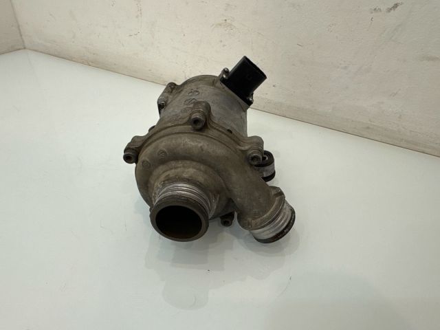 bontott BMW X3 Vízpumpa