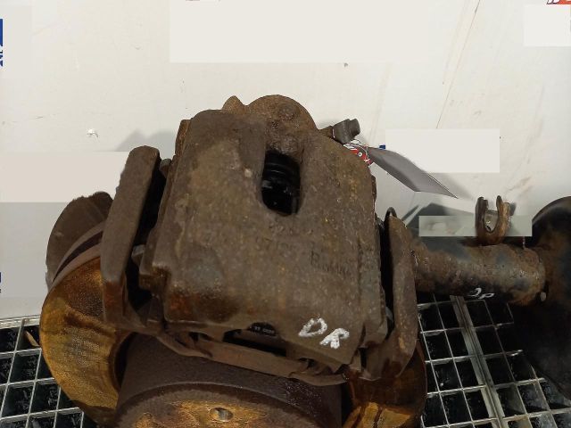 bontott BMW X3 Jobb első Féknyereg Munkahengerrel