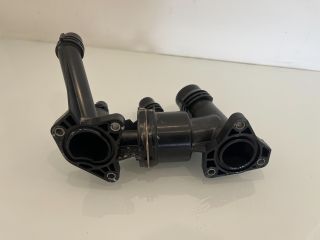 bontott BMW X3 Termosztátház