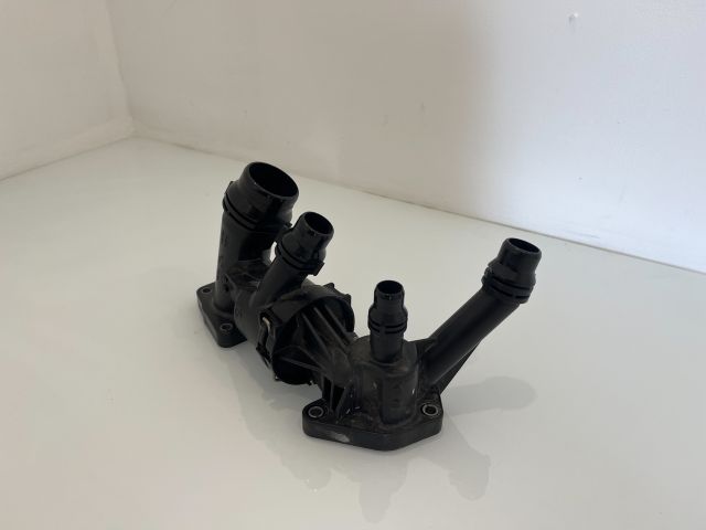 bontott BMW X3 Termosztátház