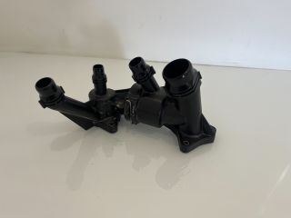 bontott BMW X3 Termosztátház