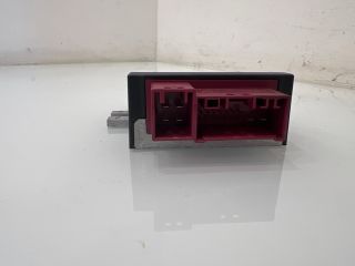 bontott BMW X3 Üzemanyag Szivattyú Relé