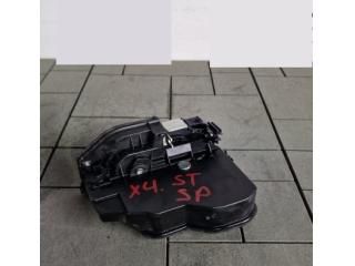 bontott BMW X4 Bal hátsó Ajtózár