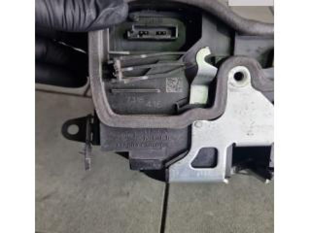 bontott BMW X4 Jobb hátsó Ajtózár