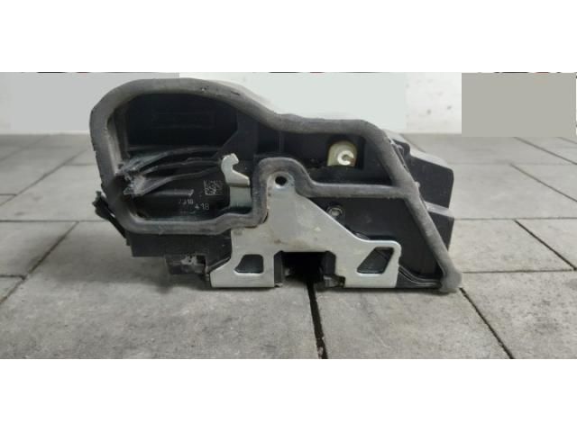 bontott BMW X4 Jobb hátsó Ajtózár