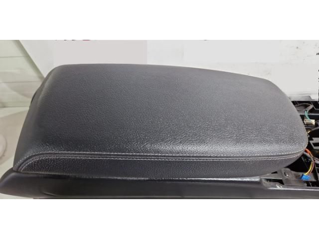 bontott BMW X4 Könyöklő