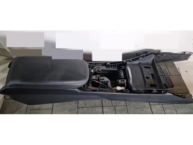 bontott BMW X4 Könyöklő