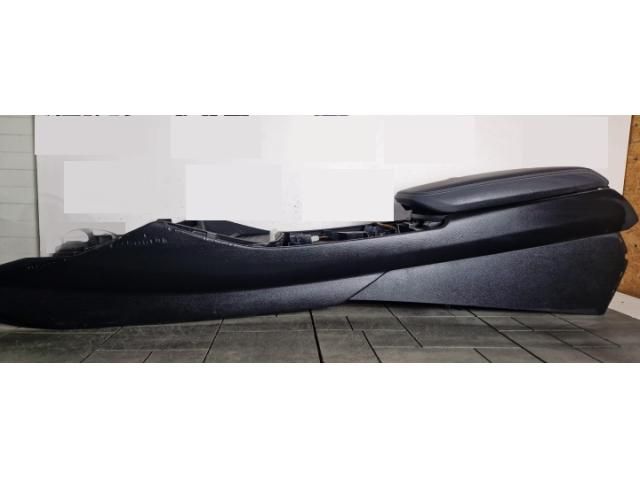 bontott BMW X4 Könyöklő