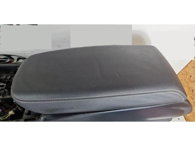 bontott BMW X4 Könyöklő