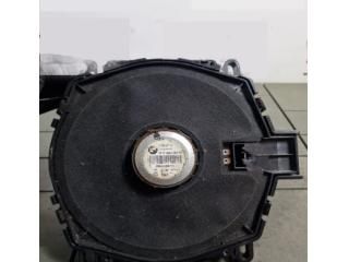 bontott BMW X4 Mélynyomó Hangszóró