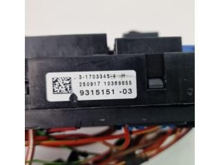 bontott BMW X4 Biztosítéktábla Motortér