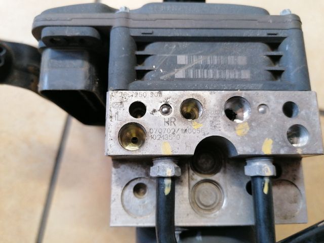 bontott BMW X5 ABS Kocka