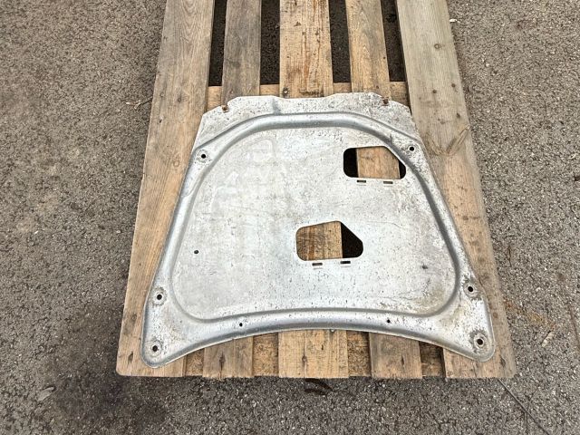 bontott BMW X5 Alsó Motorburkolat