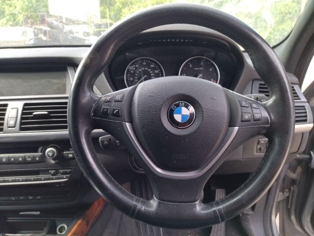 bontott BMW X5 Biztosítéktábla Motortér