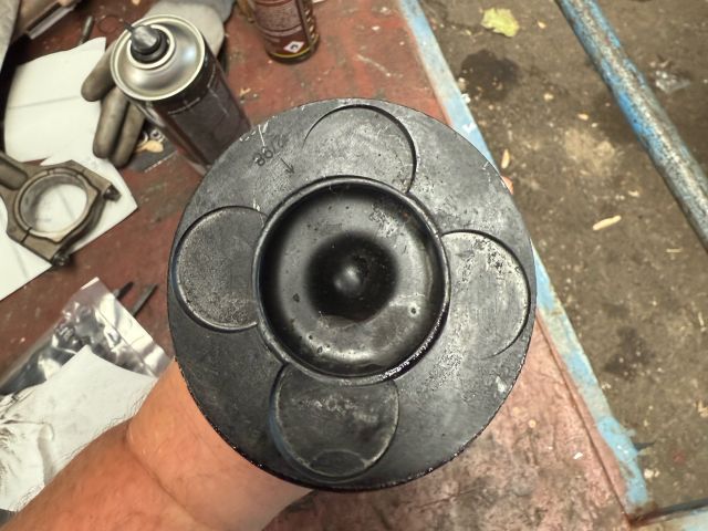 bontott BMW X5 Dugattyú és Hajtókar