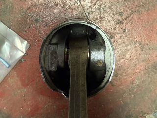 bontott BMW X5 Dugattyú és Hajtókar