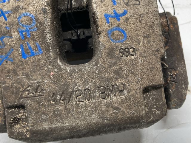 bontott BMW X5 Jobb első Féknyereg Munkahengerrel