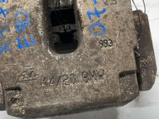 bontott BMW X5 Jobb első Féknyereg Munkahengerrel