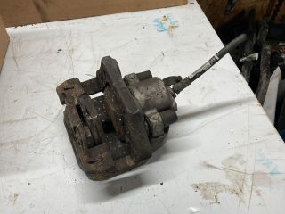 bontott BMW X5 Jobb első Féknyereg Munkahengerrel