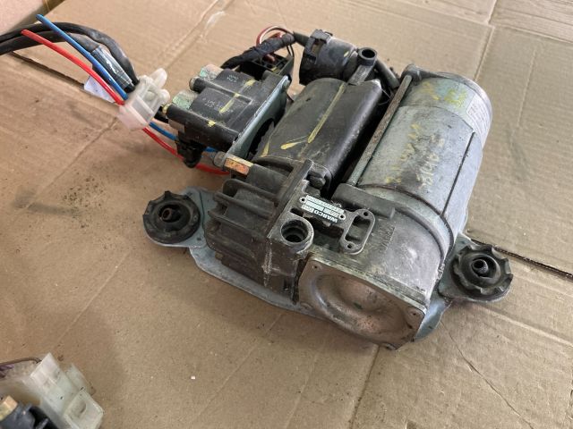 bontott BMW X5 Légkompresszor