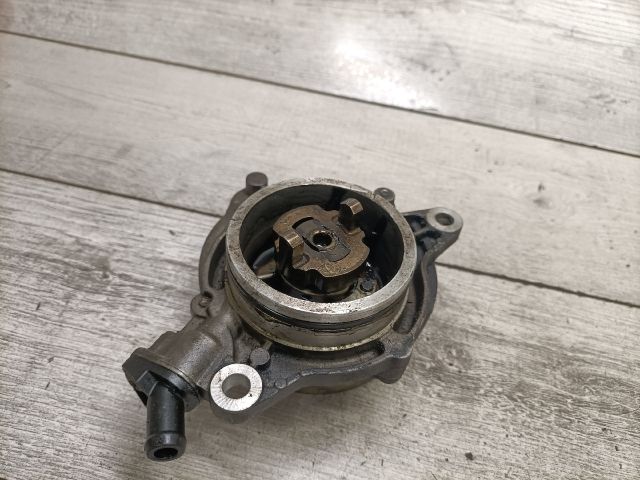 bontott BMW X5 Vákumpumpa