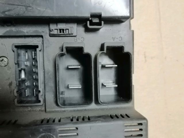 bontott BMW X5 Biztosítéktábla Motortér