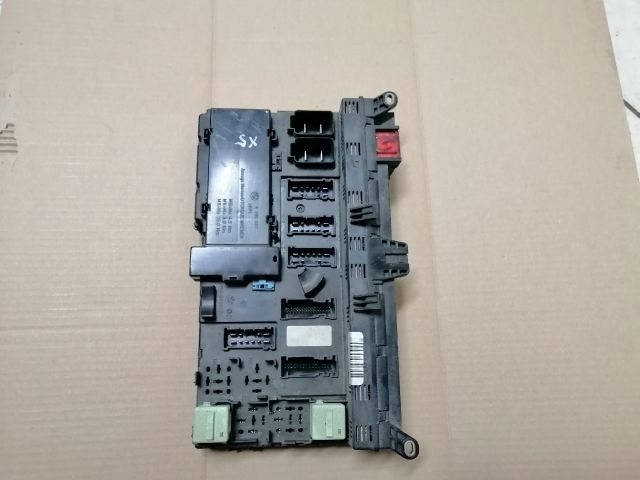 bontott BMW X5 Biztosítéktábla Motortér