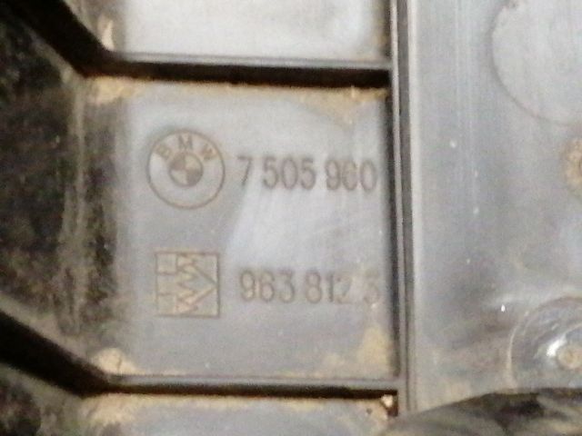 bontott BMW X5 Légszűrő Ház Fedél