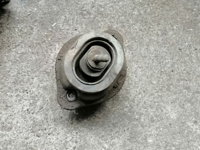 bontott BMW X5 Motor Tartó Bak Jobb