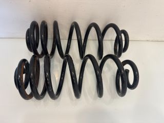 bontott BMW X5 Hátsó Rugó Pár