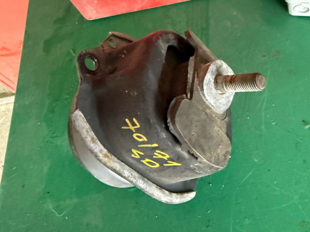 bontott BMW X5 Motor Tartó Bak (Pozíciófüggetlen)