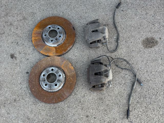 bontott BMW X5 Első Pár Fék Szett (Nyereg, Tárcsa, Betét)