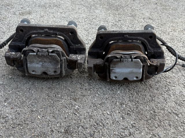 bontott BMW X5 Első Pár Fék Szett (Nyereg, Tárcsa, Betét)