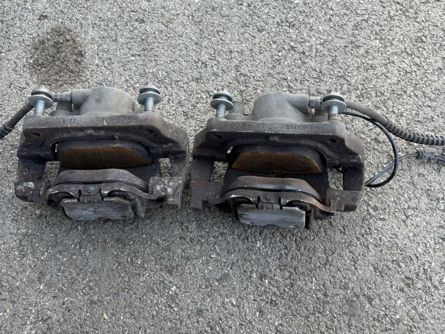 bontott BMW X5 Első Pár Fék Szett (Nyereg, Tárcsa, Betét)