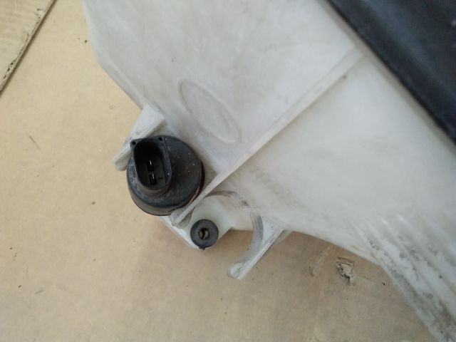 bontott BMW X5 Ablakmosó Tartály