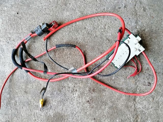 bontott BMW X5 Akkumulátor Saru Elektronikával