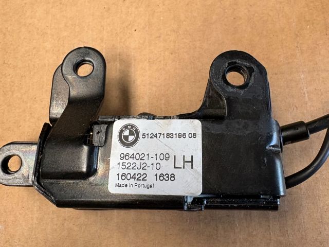 bontott BMW X5 Bal Csomagtérajtó Zárszerkezet