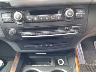 bontott BMW X5 Bal első Dobbetét (Kerékjárati, Műanyag)