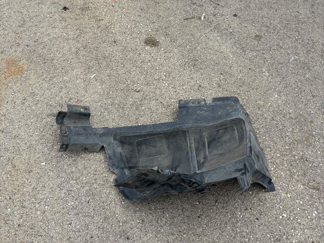 bontott BMW X5 Bal első Hátsó Dobbetét (Kerékjárati, Műanyag)