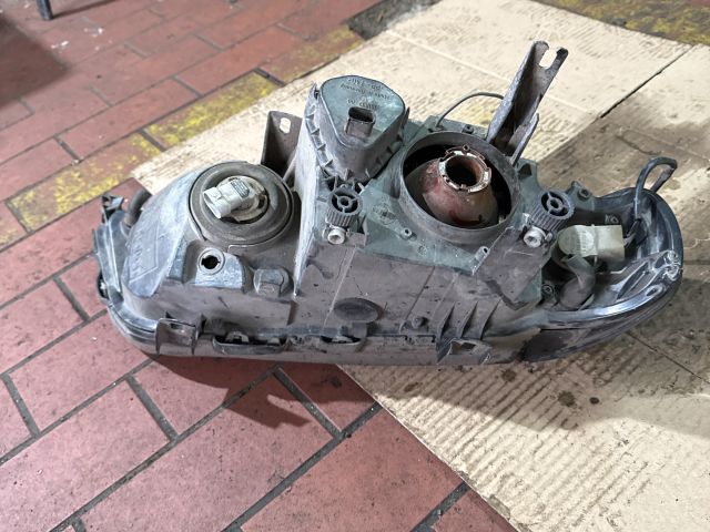 bontott BMW X5 Bal Fényszóró