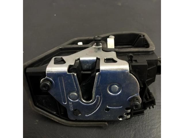 bontott BMW X5 Bal hátsó Ajtózár