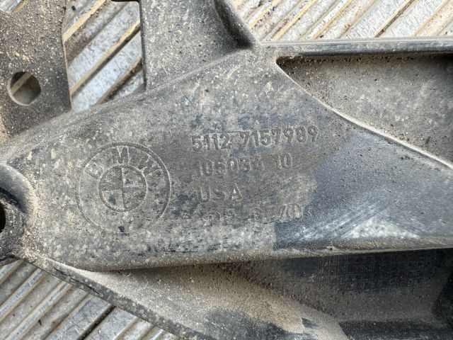 bontott BMW X5 Bal Sárvédő Oldaltartó