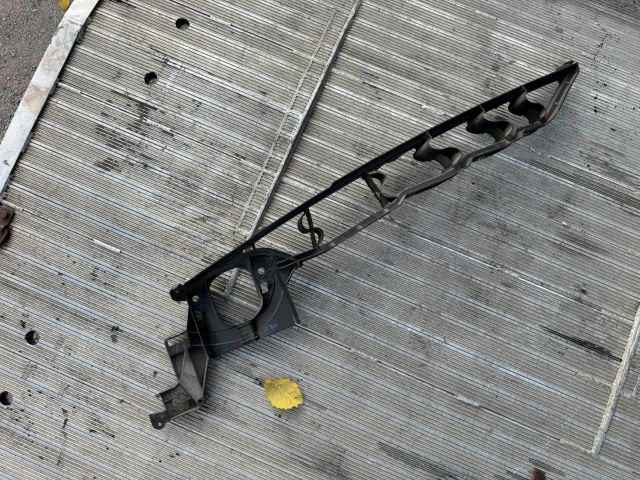 bontott BMW X5 Bal Sárvédő Oldaltartó