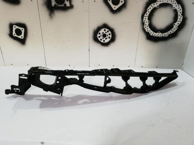 bontott BMW X5 Bal Sárvédő Oldaltartó