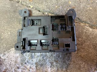 bontott BMW X5 Biztosítéktábla Csomagtér